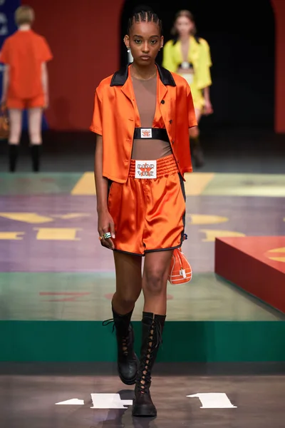 Look 37